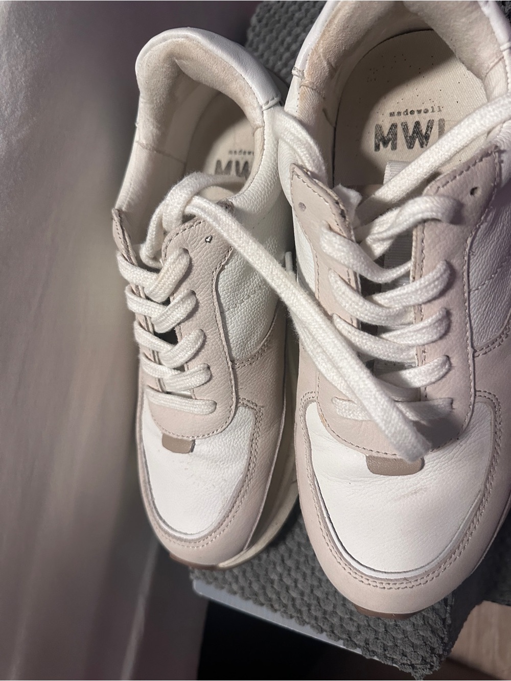 Women's White and tan Leather Sneakers